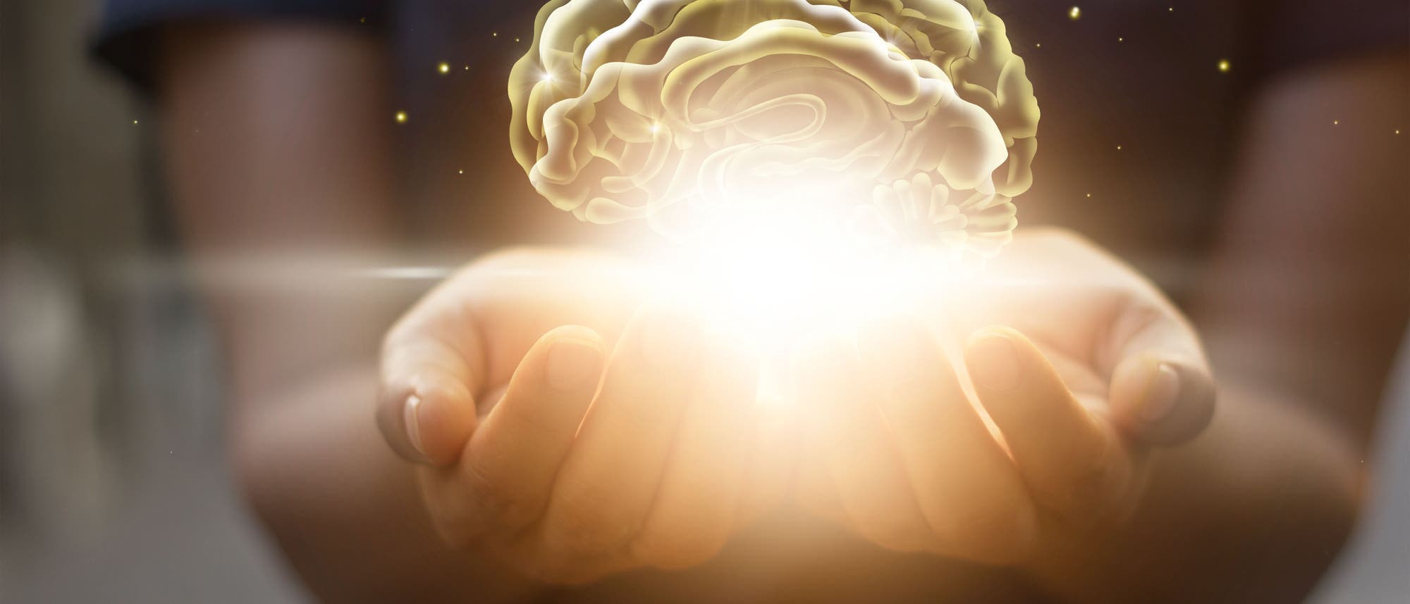Handinnenflächen schützen leuchtendes virtuelles Gehirn Handinnenflächen schützen leuchtendes virtuelles Gehirn