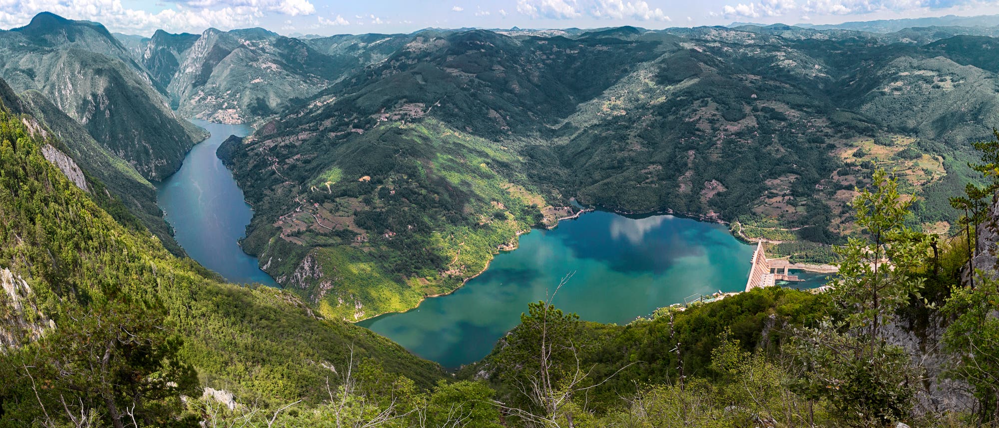 Wasserkraftwerk an der Drina Wasserkraftwerk an der Drina