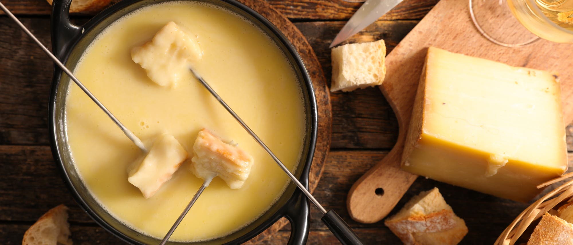 Käsefondue in der Nähe des Gelpunkts Käsefondue in der Nähe des Gelpunkts