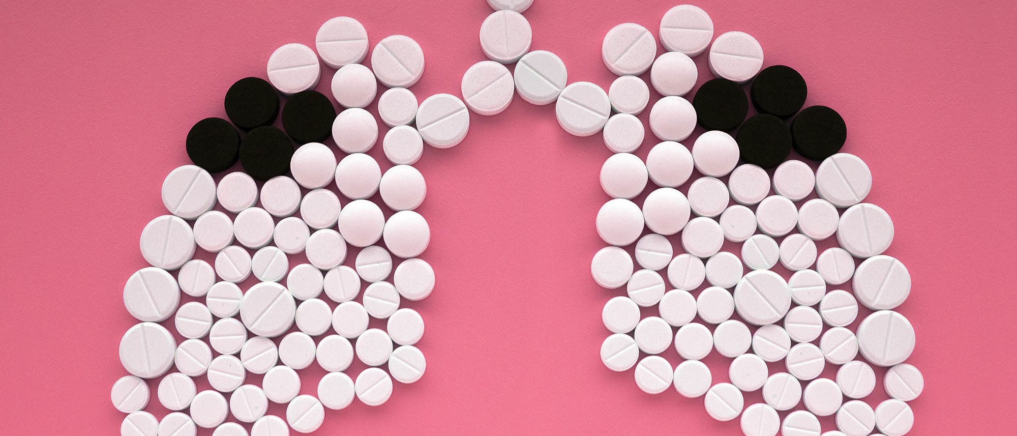 Tabletten in Lungenform (Tuberkulose-Konzept) Tabletten in Lungenform (Tuberkulose-Konzept)