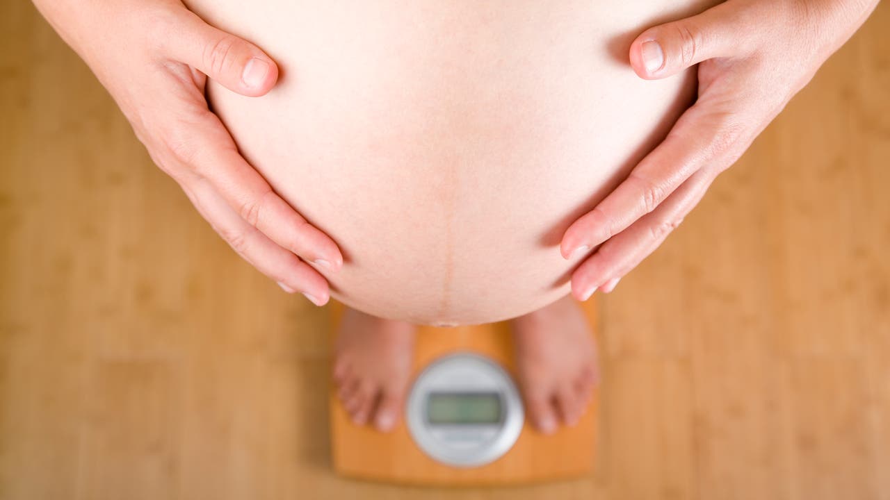 Übergewicht und schwanger starkes Das Gewicht