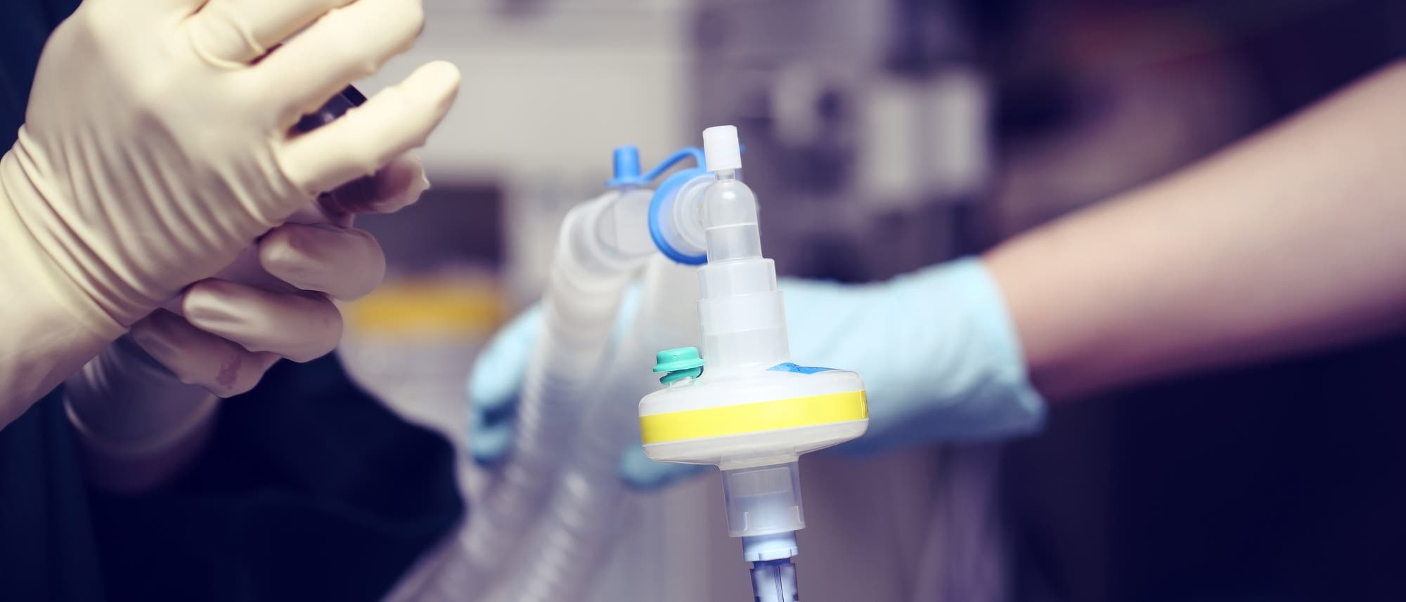 Fachgesellschaften und der Ethikrat haben eine Handlungsanweisung dazu publiziert, wann Ärzte Coronavirus-Patienten behandeln oder ihnen nur noch beim Sterben helfen sollten. Fachgesellschaften und der Ethikrat haben eine Handlungsanweisung dazu publiziert, wann Ärzte Coronavirus-Patienten behandeln oder ihnen nur noch beim Sterben helfen sollten.