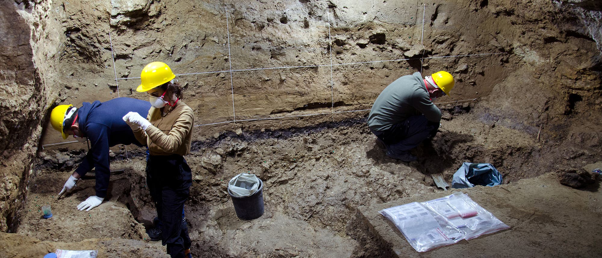 Ausgrabungen in der bulgarischen Bacho-Kiro-Höhle im Jahr 2021. Ausgrabungen in der bulgarischen Bacho-Kiro-Höhle im Jahr 2021.