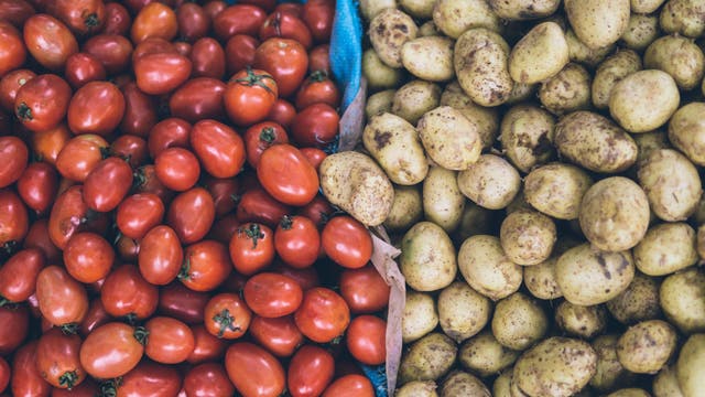 Tomaten und Kartoffeln
