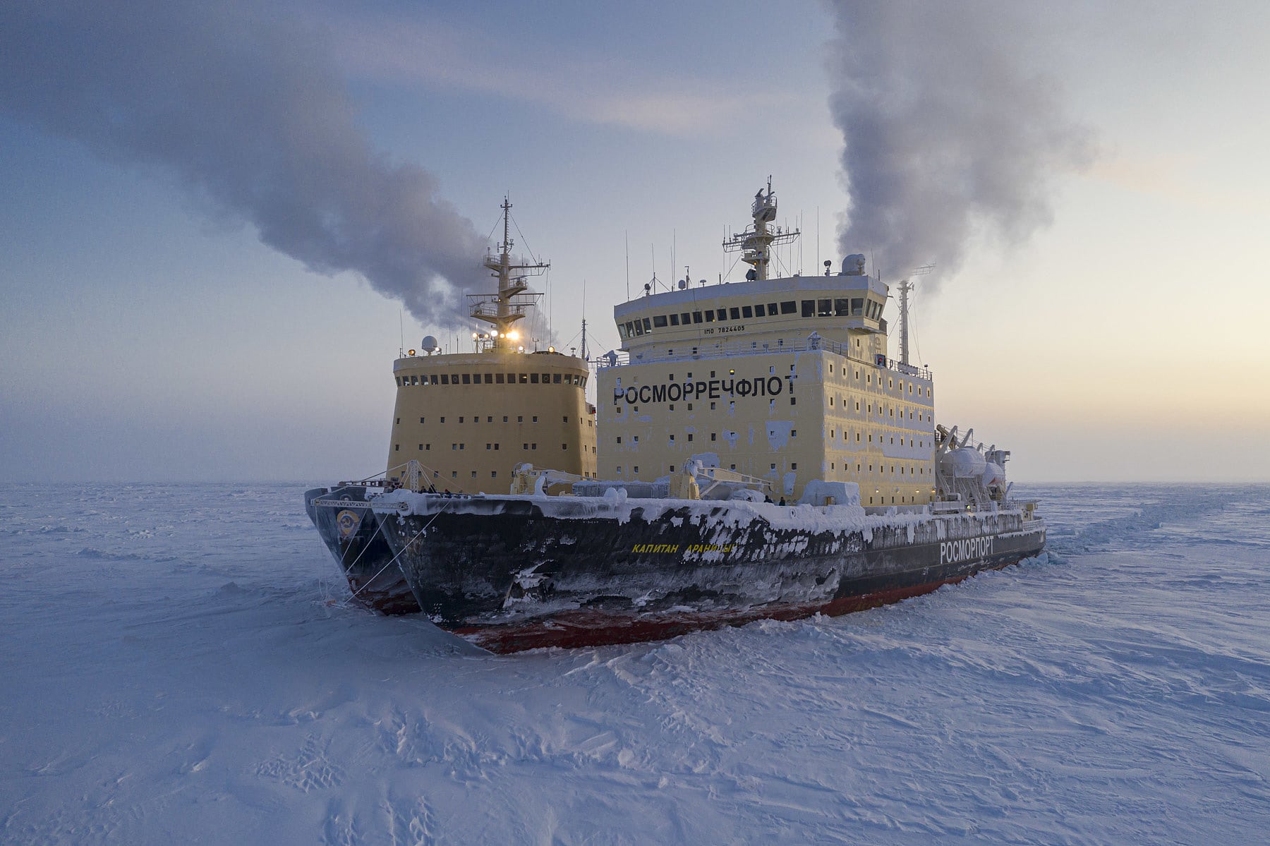 Russische Eisbrecher machen Lieferdienst für die Polarstern Russische Eisbrecher machen Lieferdienst für die Polarstern