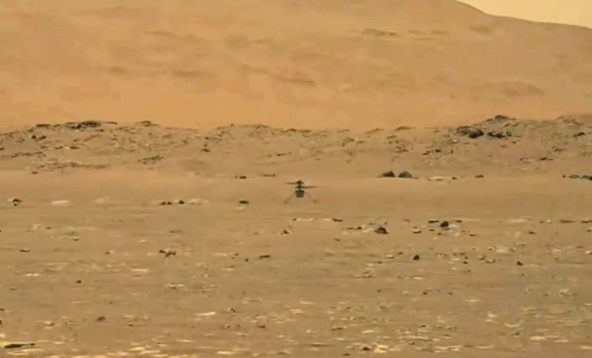 Ingenuity, aufgenommen vom Mars-Rover Perseverance Ingenuity, aufgenommen vom Mars-Rover Perseverance