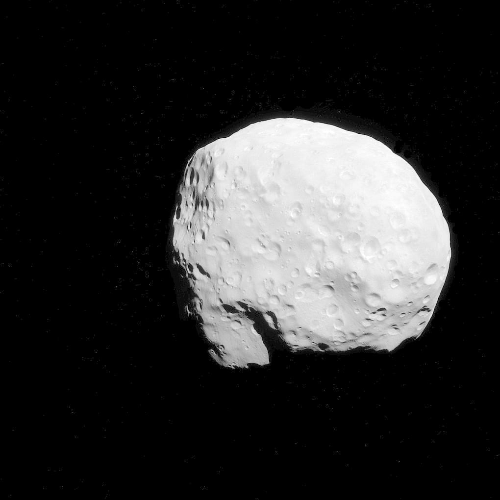 Saturnmond Epimetheus am 6. Dezember 2015 (Aufnahme von Cassini) Saturnmond Epimetheus am 6. Dezember 2015 (Aufnahme von Cassini)