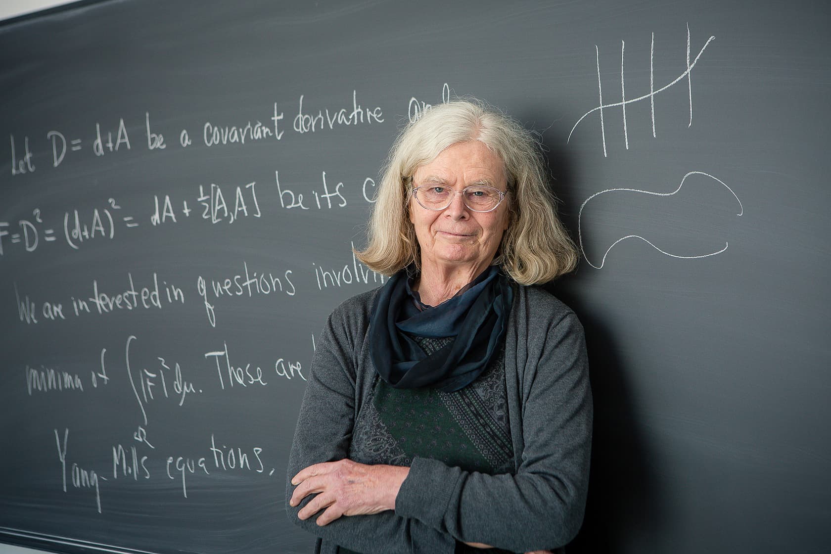 Karen Uhlenbecks Forschung prägte nicht nur die Mathematik, sie brachte auch große Fortschritte in der Physik. Karen Uhlenbecks Forschung prägte nicht nur die Mathematik, sie brachte auch große Fortschritte in der Physik.