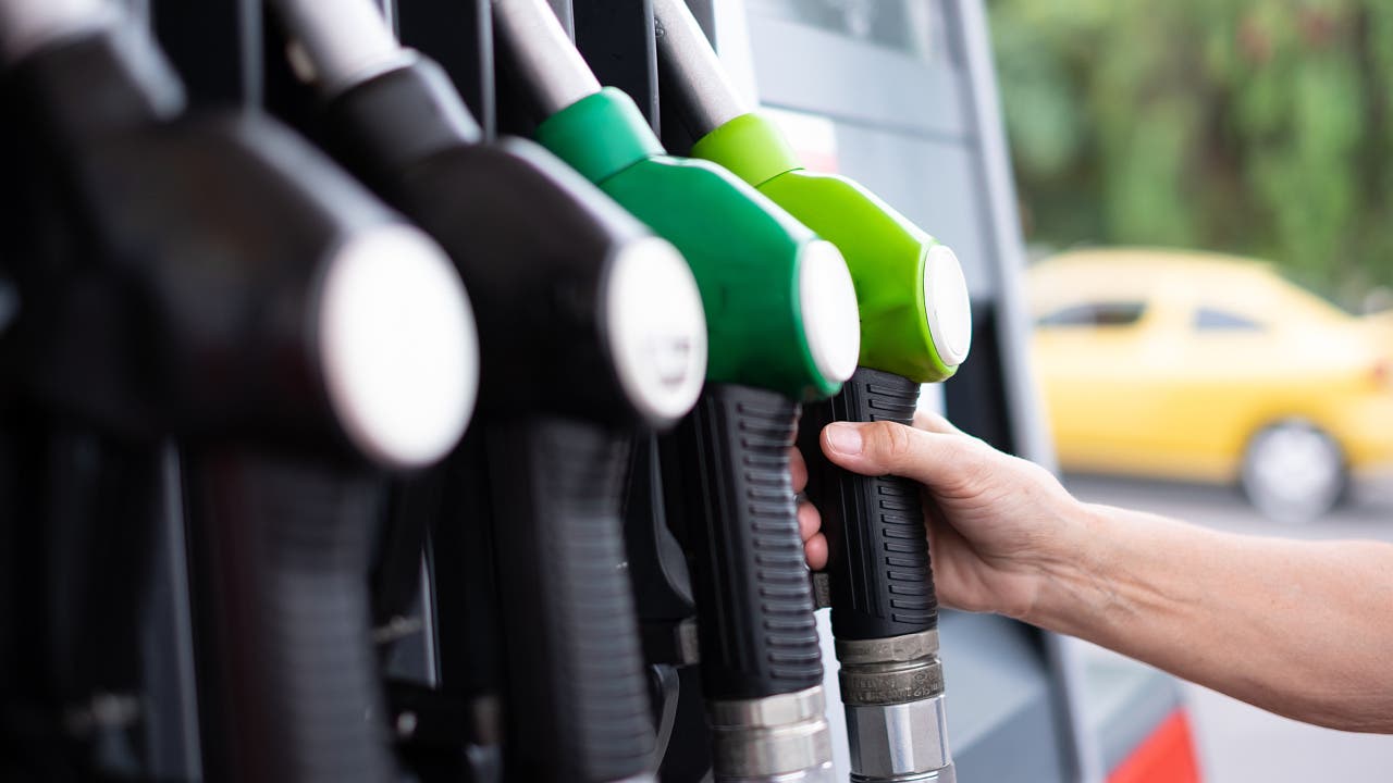 Hohe Spritpreise: Der von der Bundesregierung beschlossene Tankrabatt entlastet alle Autofahrer, senkt aber nicht den Spritkonsum. Es ginge auch anders.