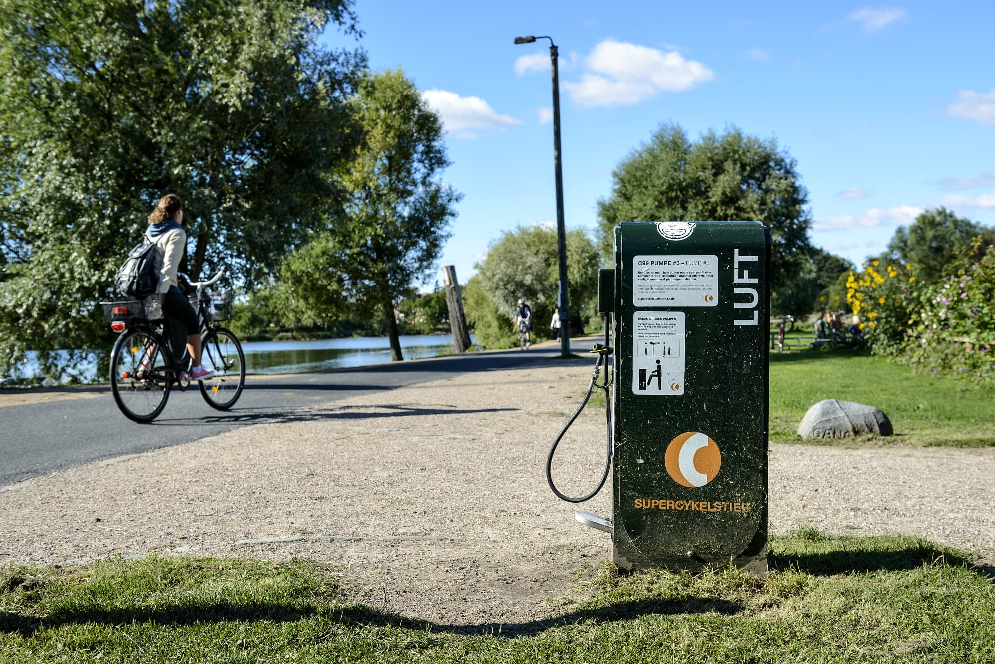 Lufttankstelle für Radfahrer Lufttankstelle für Radfahrer