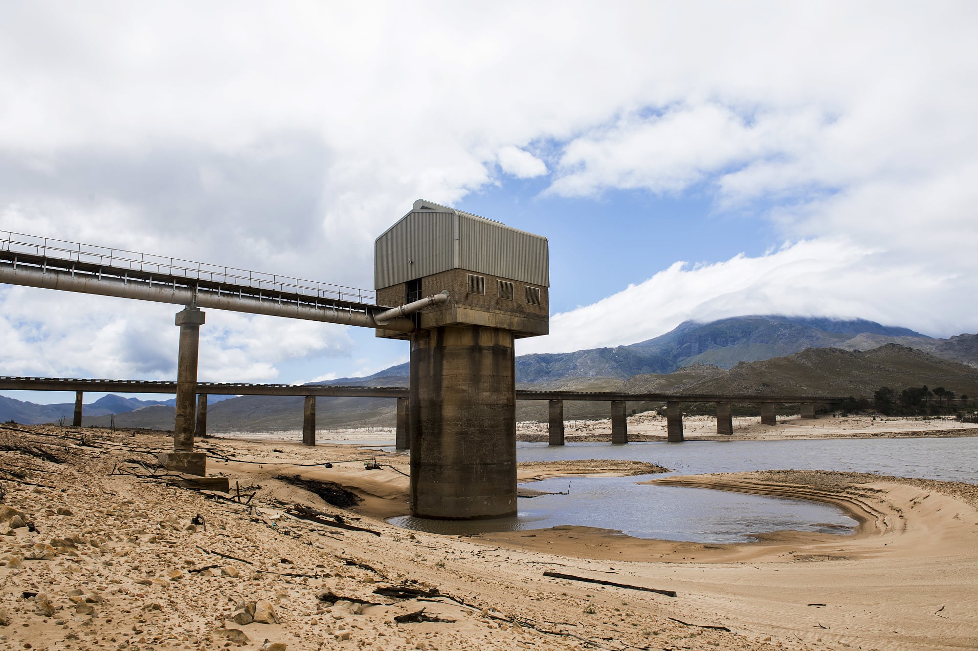 Leeres Staubecken bei Kapstadt Leeres Staubecken bei Kapstadt