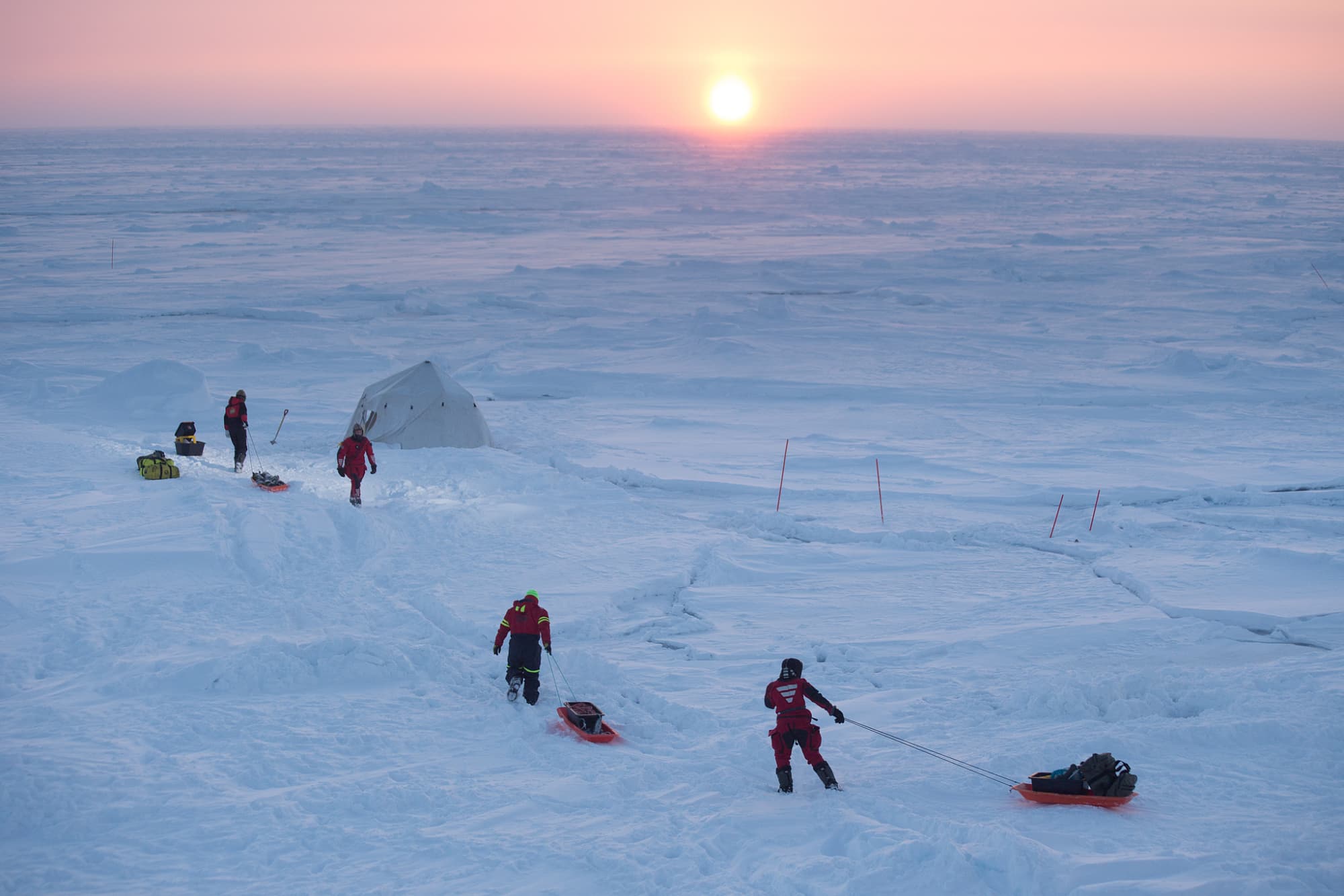 Wissenschaftler auf einer Eisscholle Wissenschaftler auf einer Eisscholle