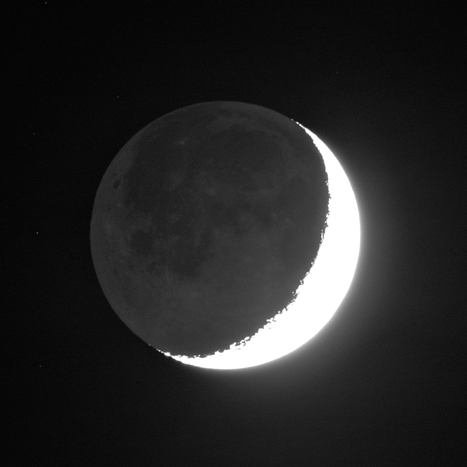 Zunehmender Mond mit Erdschein Zunehmender Mond mit Erdschein