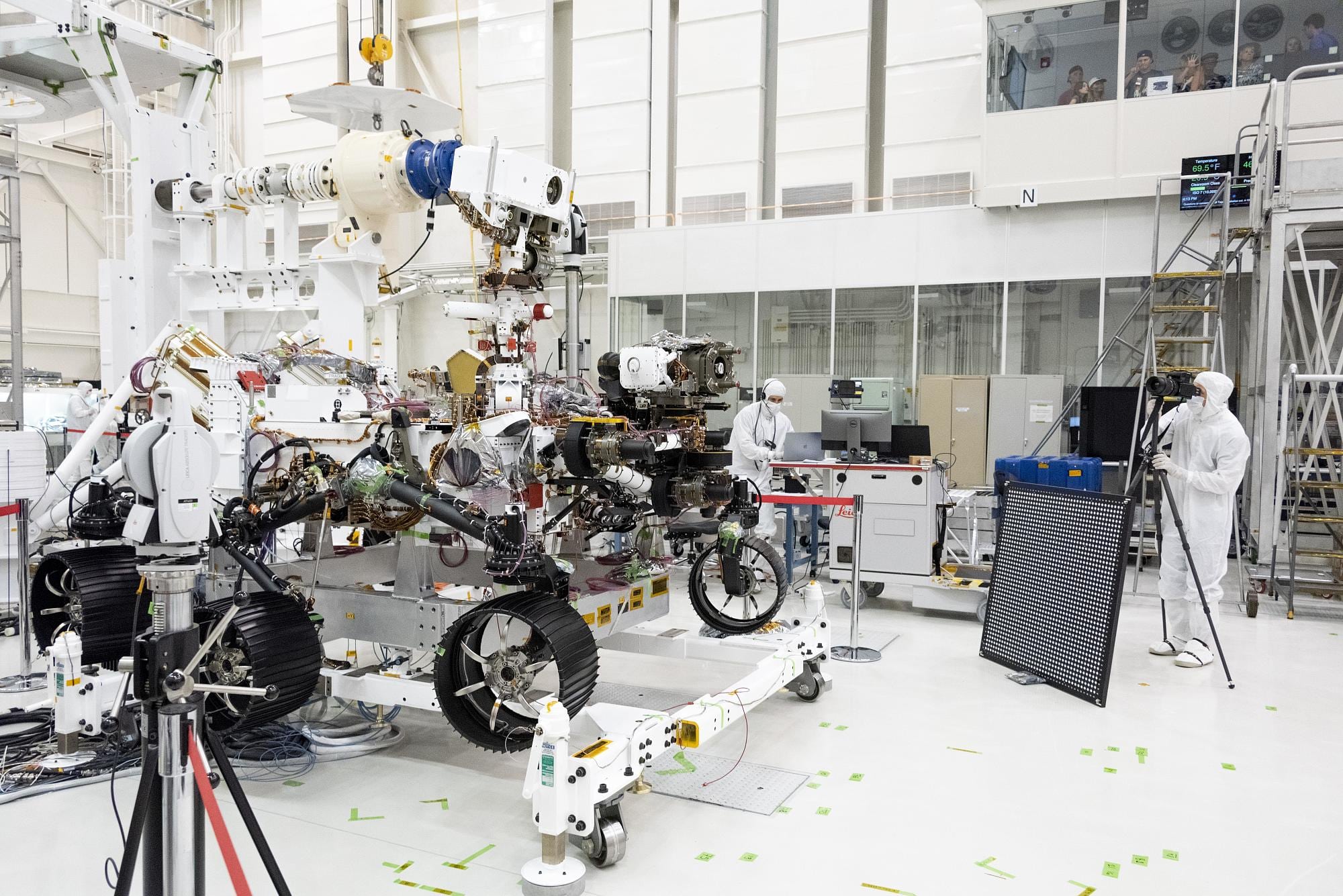 Der NASA-Marsrover Perseverance im Jet Propulsion Laboratory in Südkalifornien Der NASA-Marsrover Perseverance im Jet Propulsion Laboratory in Südkalifornien