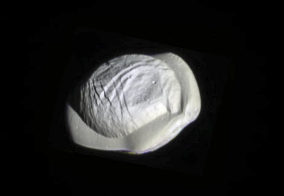 Saturnmond Pan in Großaufnahme der Raumsonde Cassini Saturnmond Pan in Großaufnahme der Raumsonde Cassini