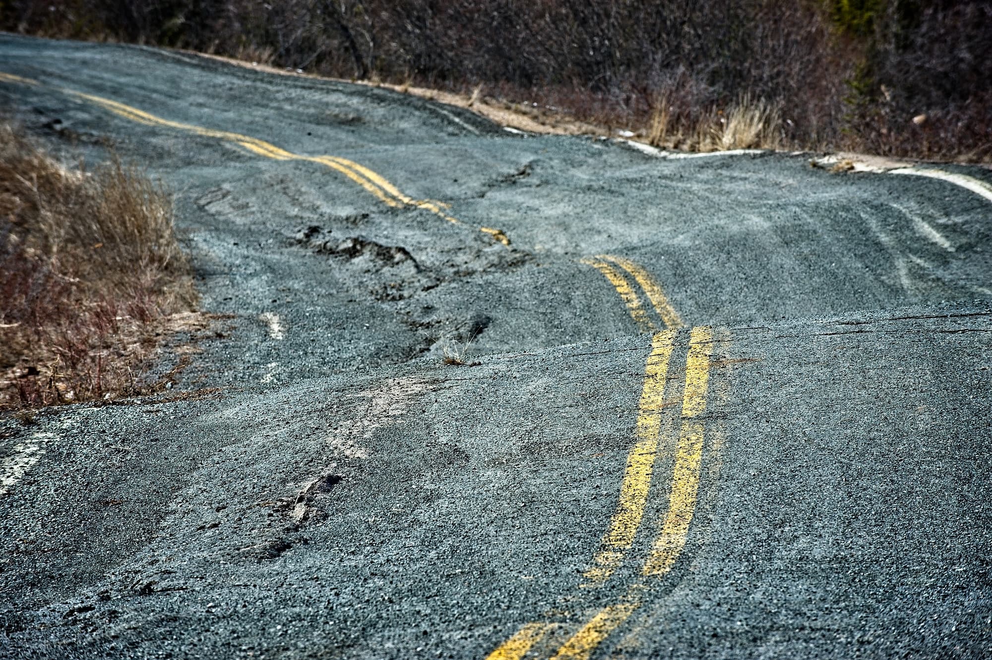 Straßenschäden durch Permafrostschwund Straßenschäden durch Permafrostschwund