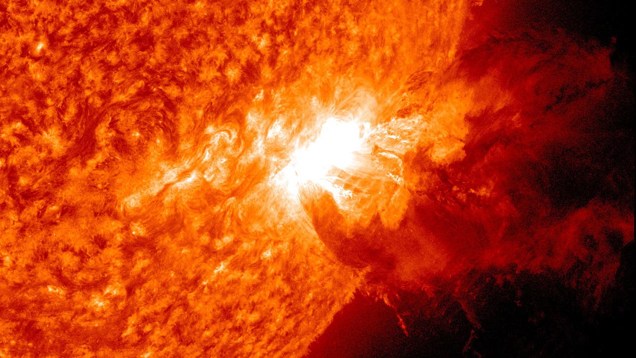 Freistetters Formelwelt: Wie entsteht das Magnetfeld der Sonne?