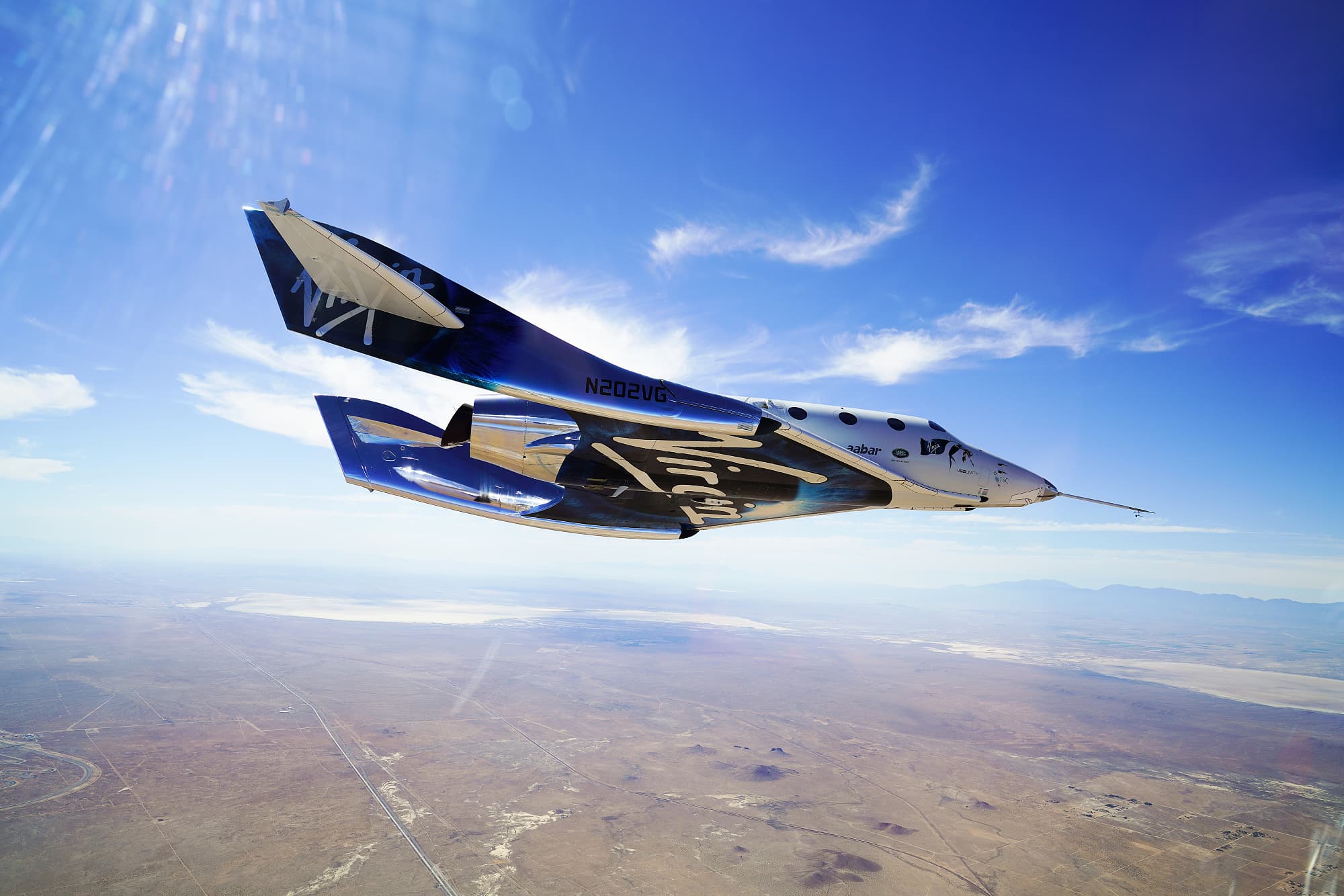 VSS Unity gleitet zum Spaceport America VSS Unity gleitet zum Spaceport America