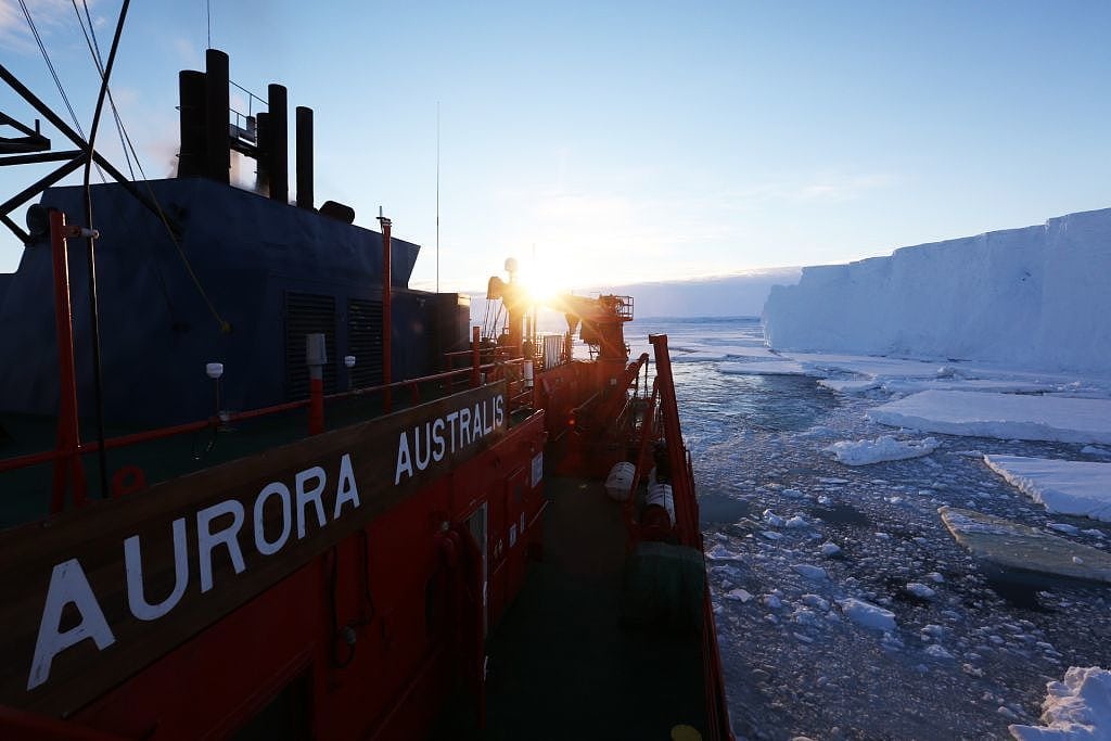 Der Eisbrecher Aurora Australis hat 2015 die ersten Forscher zum Totten-Eisschild in der Ostantarktis gebracht. Der Eisbrecher Aurora Australis hat 2015 die ersten Forscher zum Totten-Eisschild in der Ostantarktis gebracht.