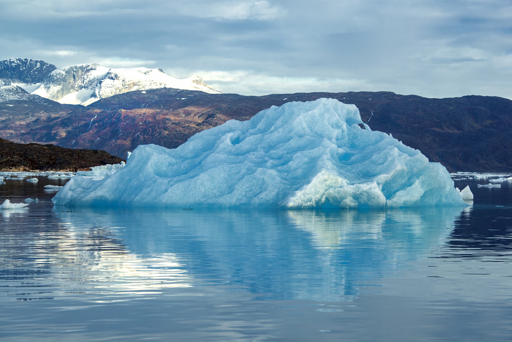 Eisberge können verschiedene Farben haben Eisberge können verschiedene Farben haben