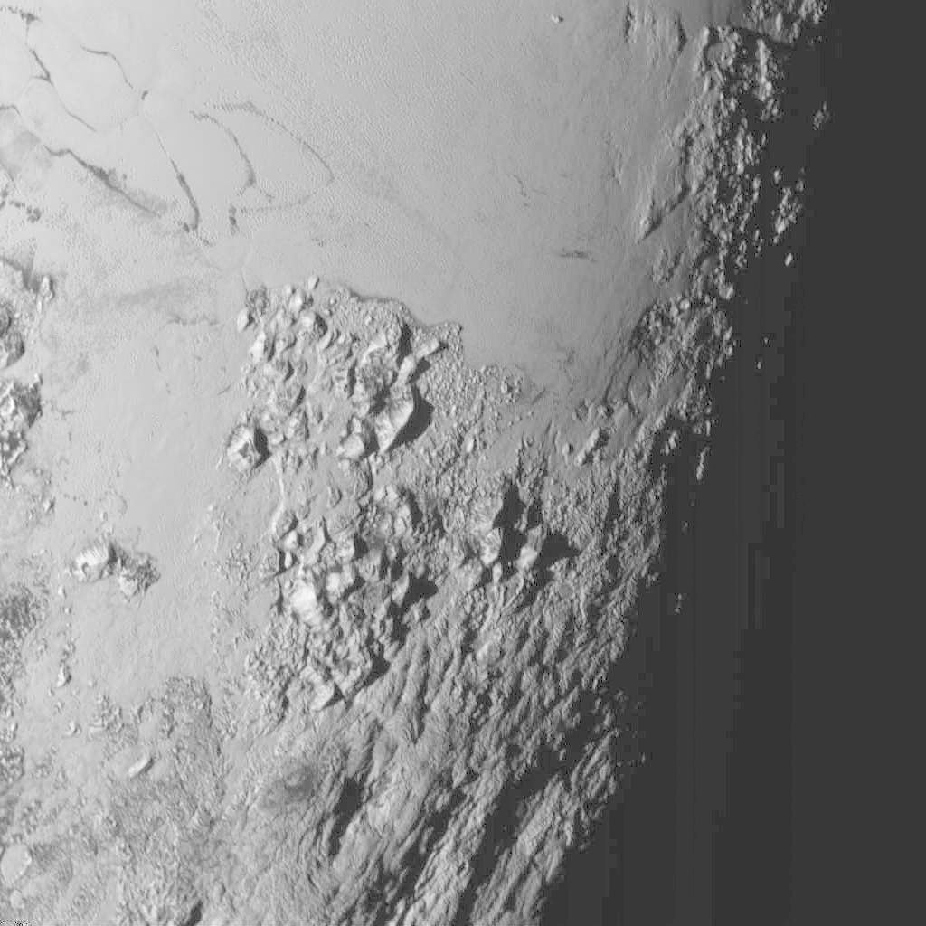 Die Norgay Montes am Rand von Tombaugh Regio Die Norgay Montes am Rand von Tombaugh Regio