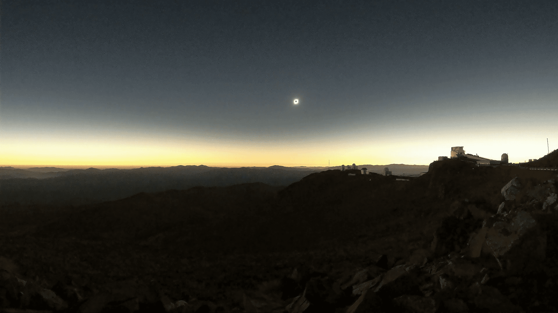 La Silla während der totalen Verfinsterung – 2 La Silla während der totalen Verfinsterung – 2