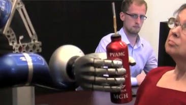 Trinken mit Roboterarm
