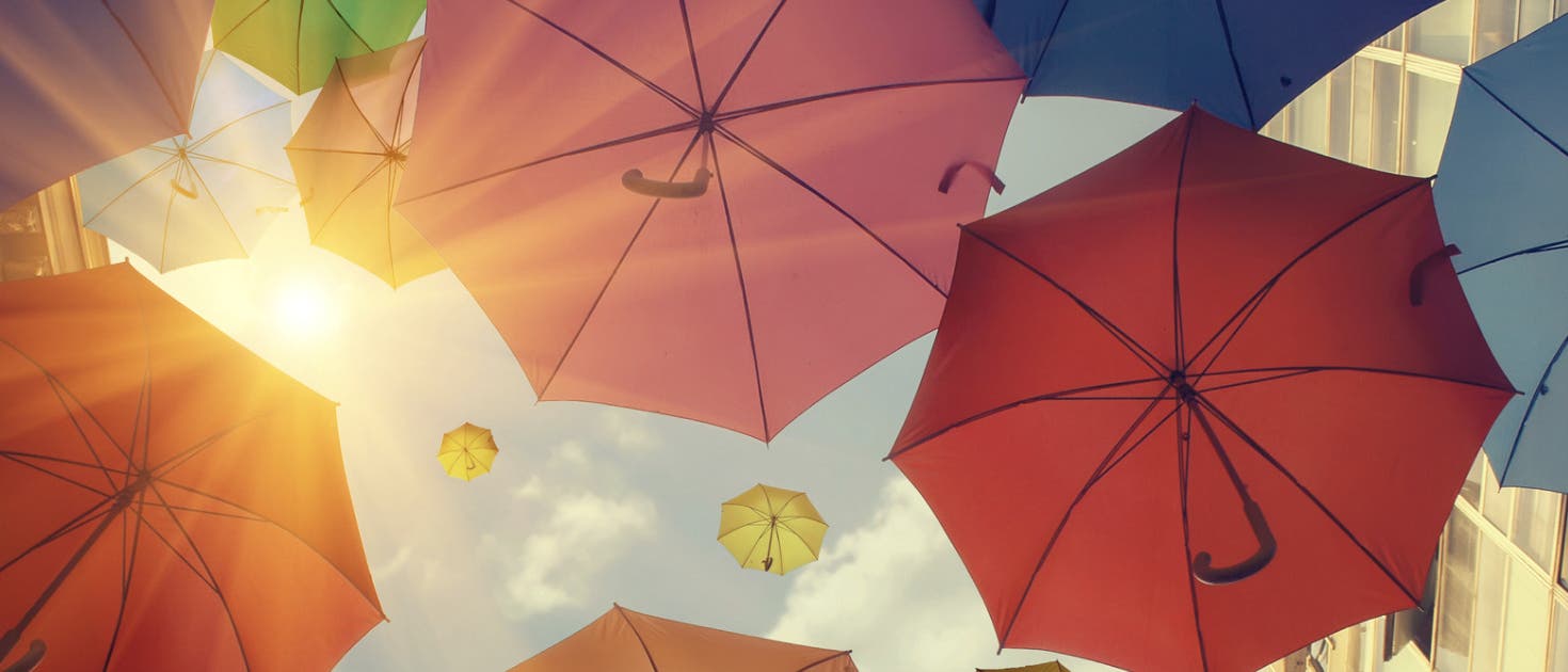 Regenschirme bei Sonnenschein Regenschirme bei Sonnenschein