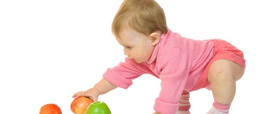 Kind mit Apfel Kind mit Apfel