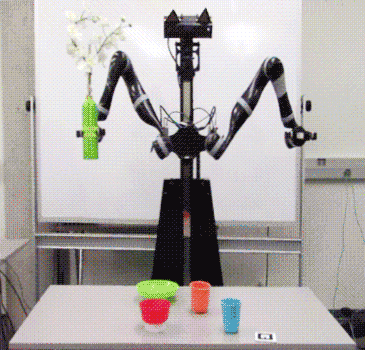 Roboter Gemini deckt den Tisch