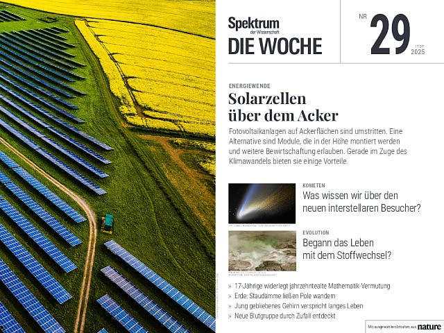  Solarzellen über dem Acker