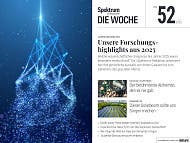 Titelbild der Zeitschrift "Spektrum der Wissenschaft &ndash; Die Woche", Ausgabe Nr. 52 vom 25. Dezember 2025. Oben steht "Jahresr&uuml;ckblick: Unsere Forschungshighlights aus 2025". Das Bild zeigt ein abstraktes, leuchtendes Netzwerk aus blauen Linien und Punkten vor einem dunklen Hintergrund, das an ein futuristisches Kunstwerk erinnert. Unten sind Artikel&uuml;berschriften wie "Basilius Valentinus: Der ber&uuml;hmteste Alchemist, den es nie gab" und "Superkilonova: Neue Form der Sternexplosion beobachtet?" aufgef&uuml;hrt.